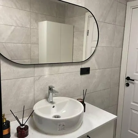 Spacious 2br/w Lift&ac @nisantasi *